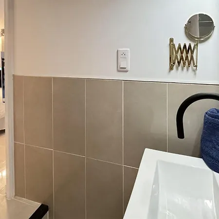 Stunning In Saint-raphael With Wifi Apartamento *